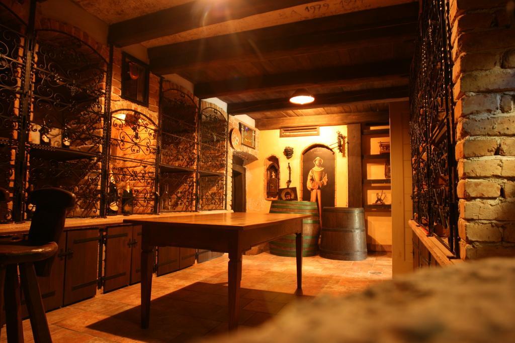 Villa Les With Hot Tub & Sauna Brežice Zimmer foto