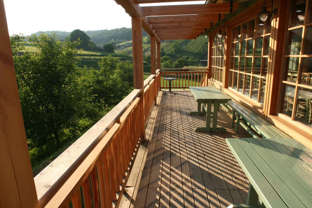 Villa Les With Hot Tub & Sauna Brežice Zimmer foto